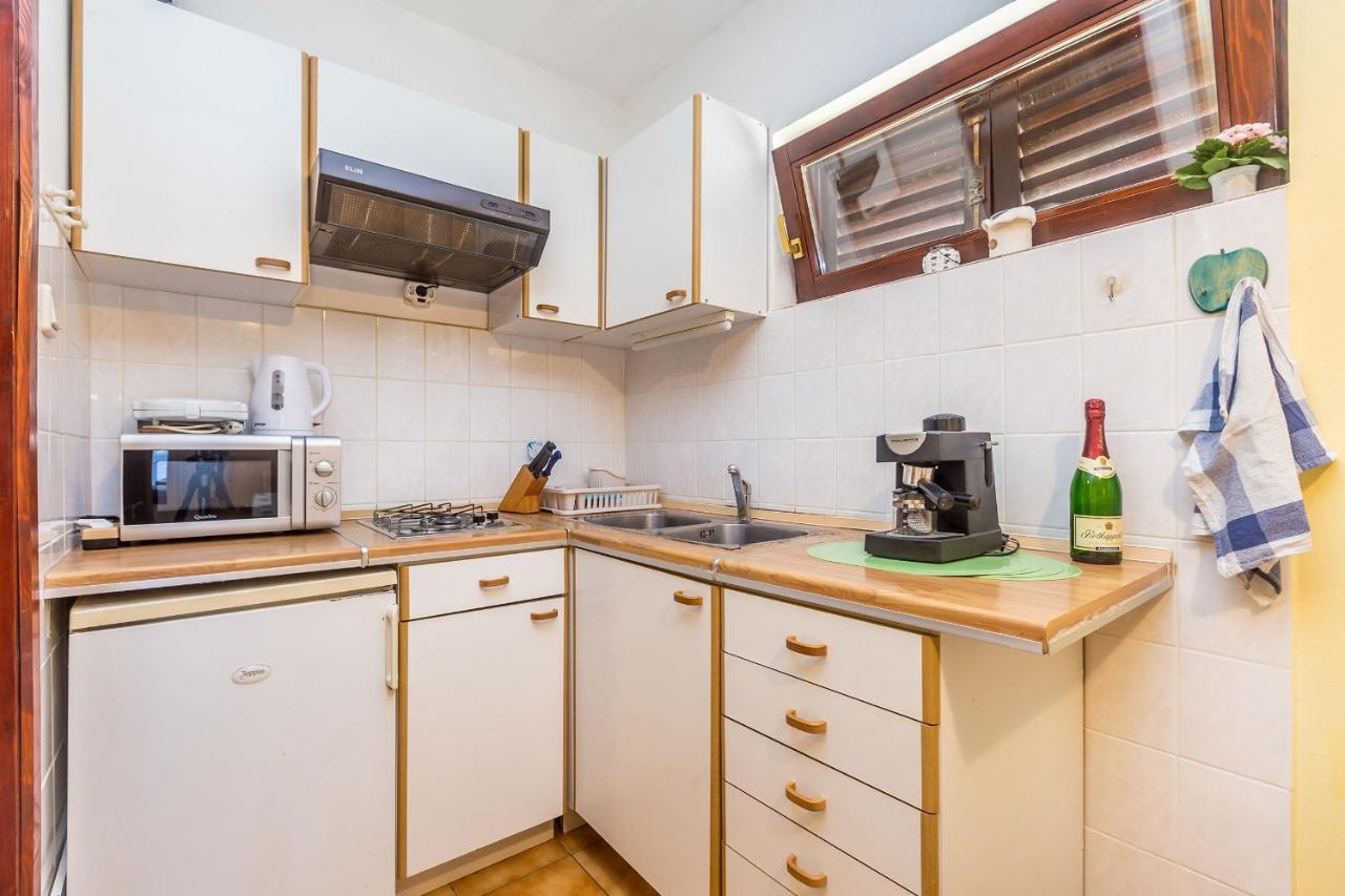 Apartments With A Parking Space Njivice, Krk - 5325 Εξωτερικό φωτογραφία